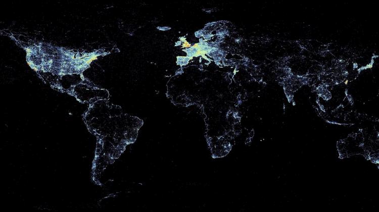 Global map that shows concentrations of social media users